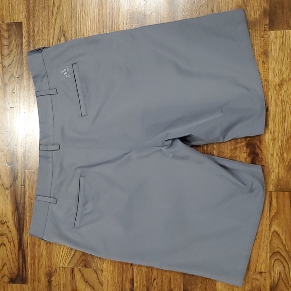 Mens Adidas gray flat front chino shorts size 38 - Picture 2 of 6